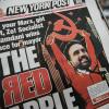 Portada del periódico 'New York Post' con el nuevo alcalde de Nueva York, Zohran Mamdani, con los brazos en alto y el símbolo comunista de la hoz y el martillo.