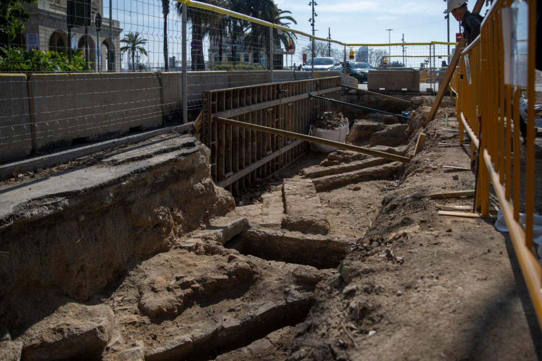 Las obras de la Rambla de Barcelona destapan restos arqueológicos de ...