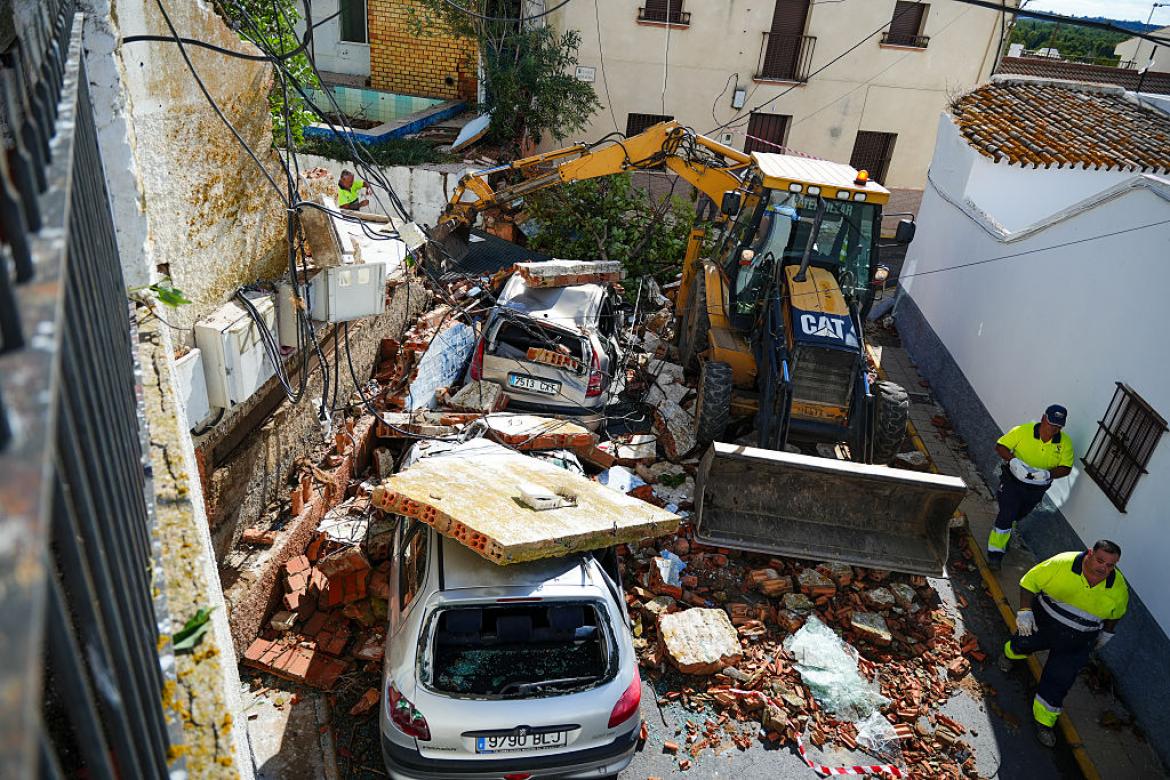 Estragos de un tornado en Gibraleón.