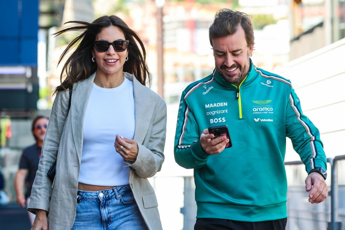 Fernando Alonso y Melissa Jiménez en el Gran Premio de Mónaco de Fórmula 1 2025