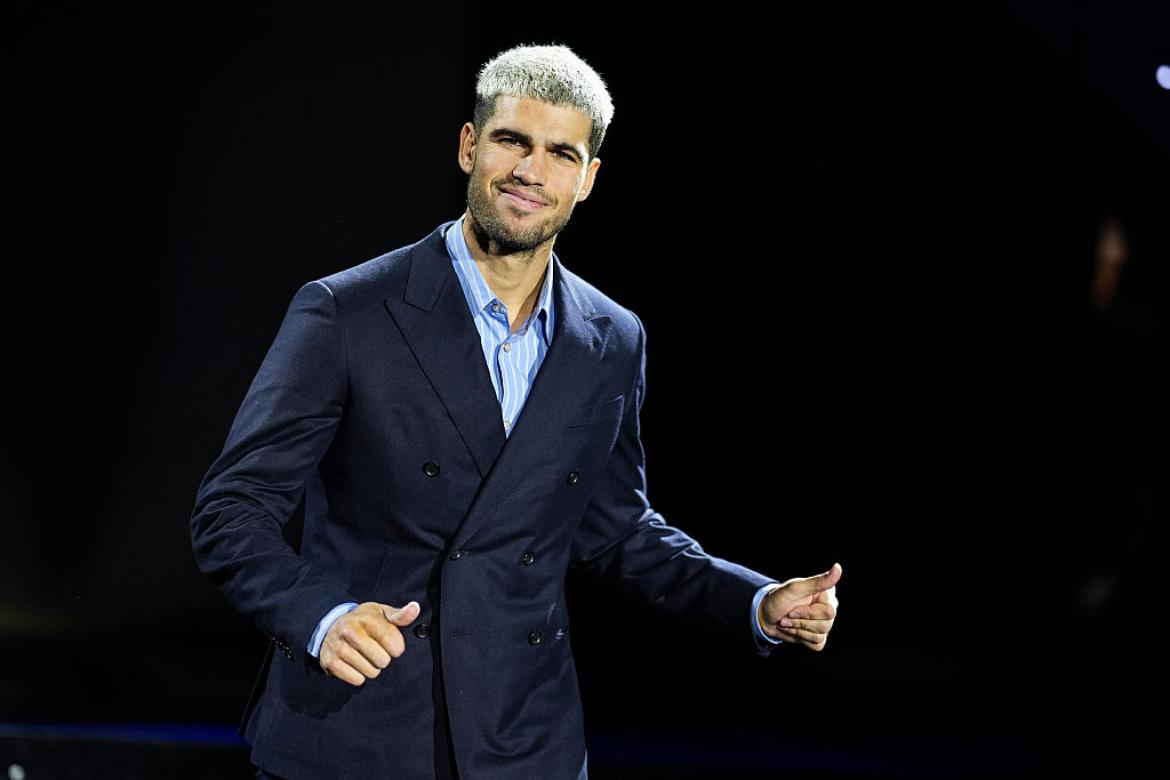 Carlos Alcaraz, en la ceremonia de entrega del trofeo como número 1 del año 2025 en Turín