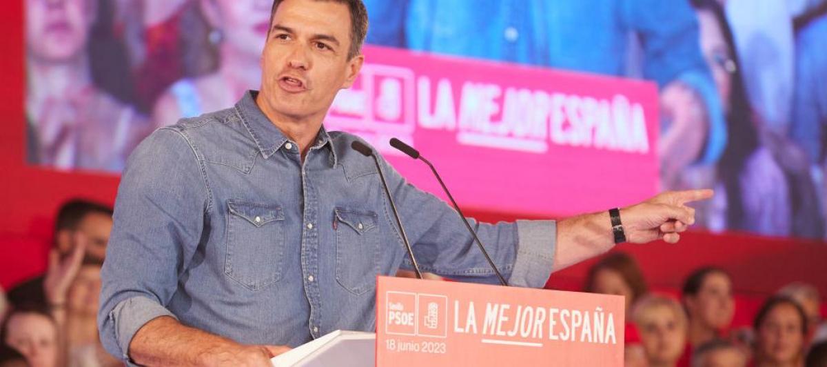 Pedro Sánchez, presidente del Gobierno y candidato del PSOE a la reelección, durante un mitin en Sevilla.