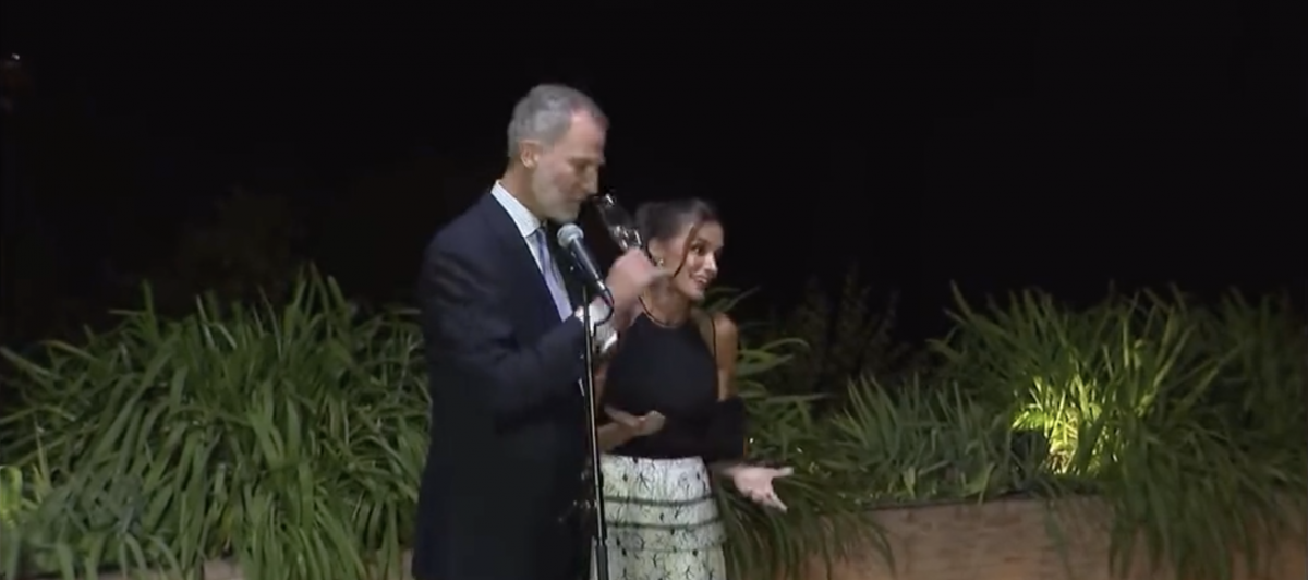 Los reyes Felipe y Letizia, en un brindis en la cumbre de Granada.