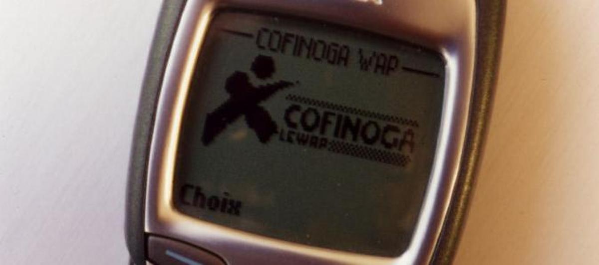 Un Nokia 8110 de los años 90