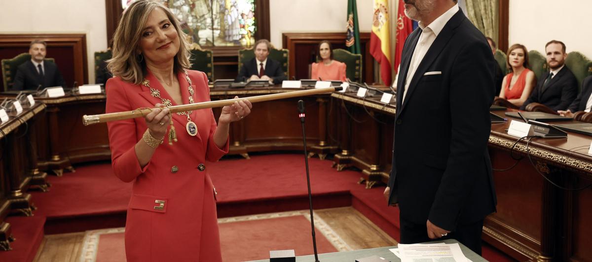 La candidata de UPN Cristina Ibarrola ha resultado elegida alcaldesa de Pamplona al encabezar la lista más votada en las pasadas elecciones.