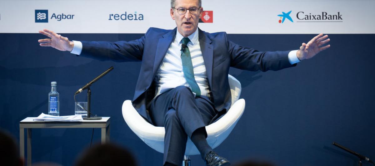 Feijóo gesticula en una intervención