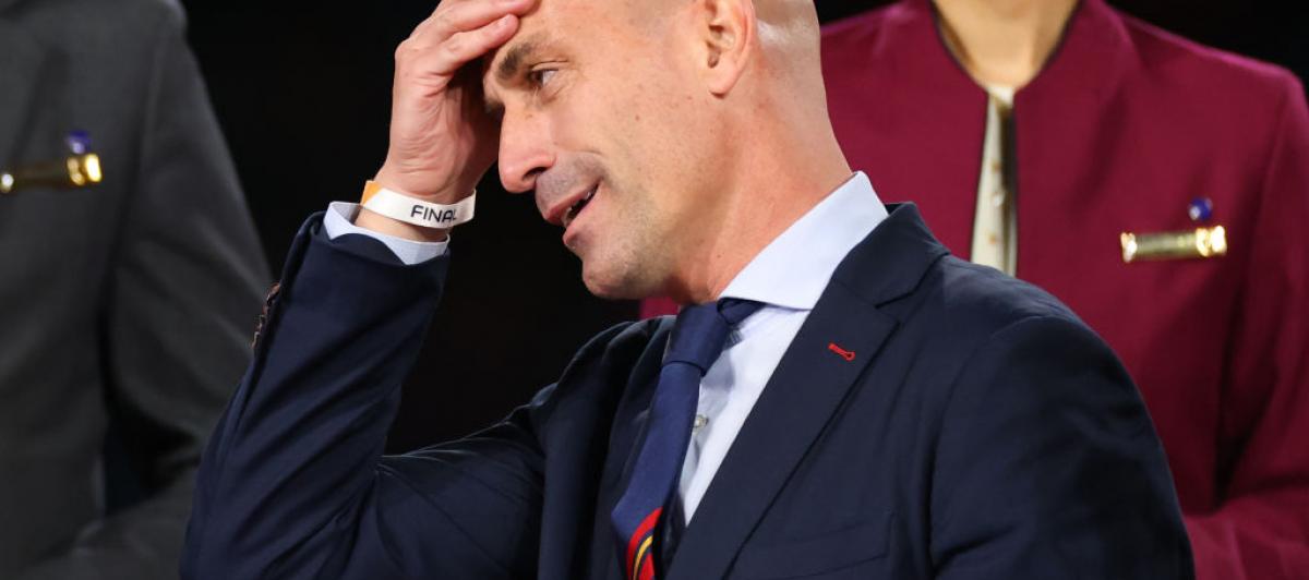 Luis Rubiales gesticula en la ceremonia de premiación del Mundial femenino