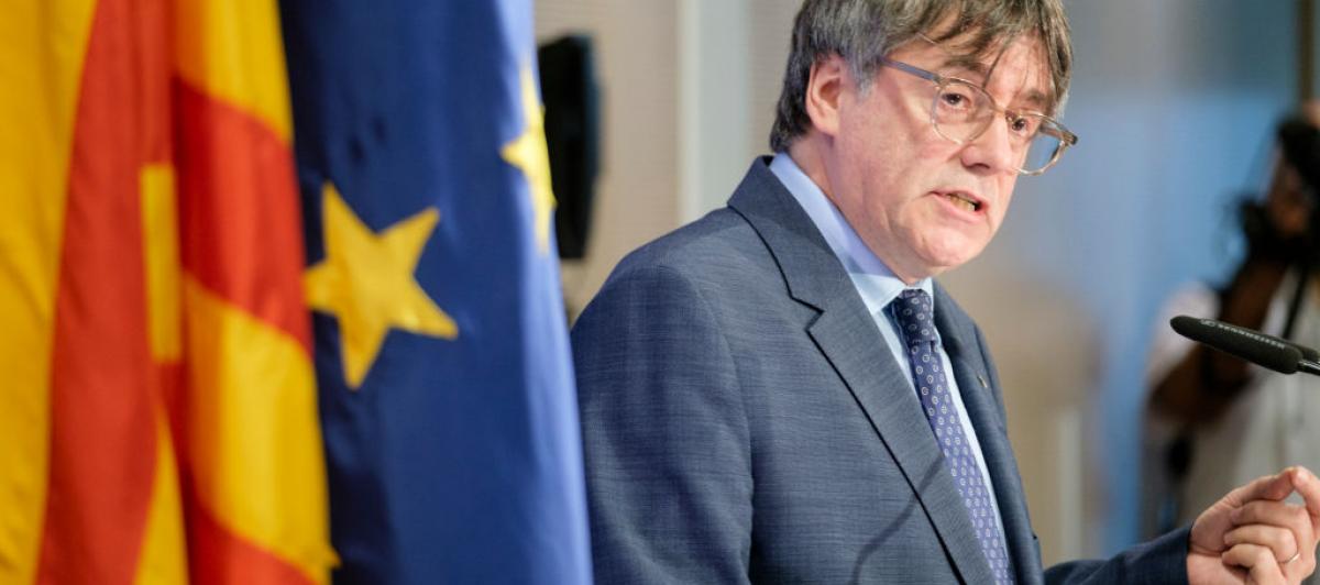El expresident de la Generalitat Carles Puigdemont, en la rueda de prensa en las que fijó las condiciones de Junts para una investidura.