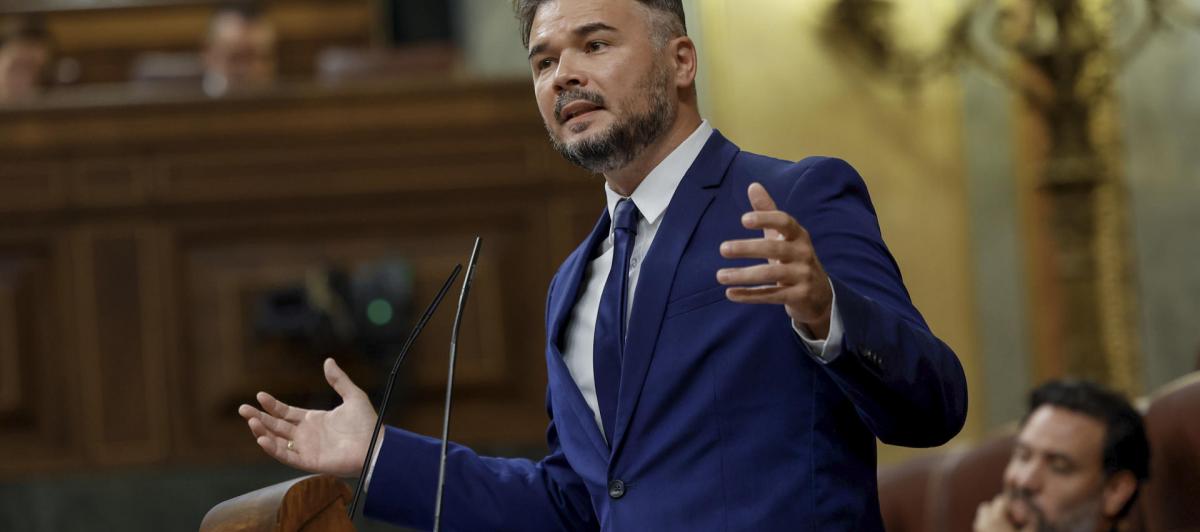 El portavoz de ERC en el Congreso, Gabriel Rufián durante su intervención en el debate de investidura del líder del PP, Alberto Núñez Feijóo