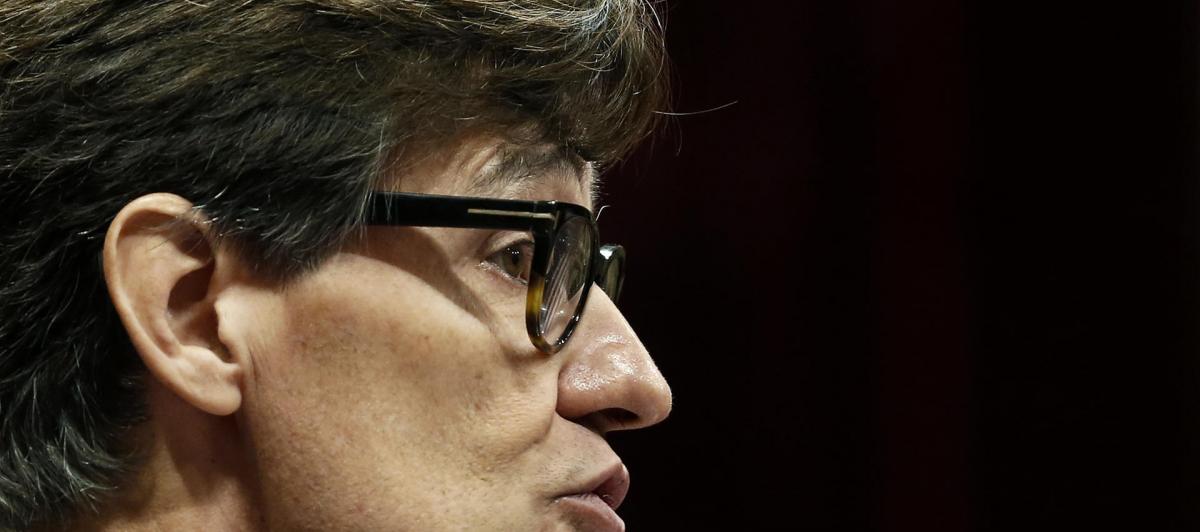 El líder del PSC, Salvador Illa, interviene ante el pleno durante la segunda jornada del debate de política general que se celebra en el Parlament de Cataluña .