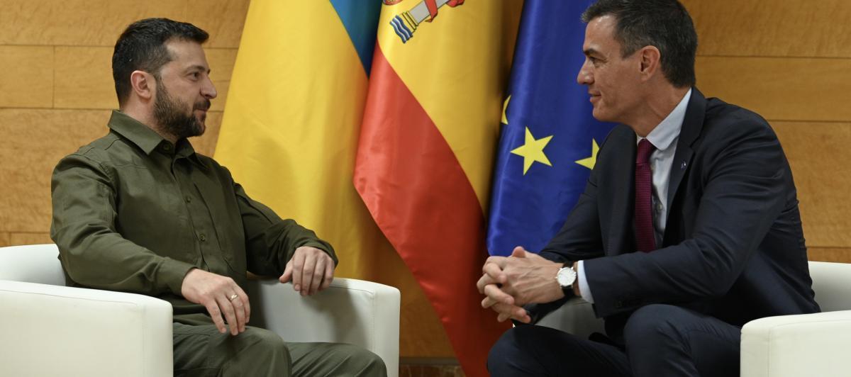 Encuentro entre los mandatarios español y ucraniano, Pedro Sánchez y Volodímir Zelenski, en Granada con motivo de la Cumbre Política Europea.