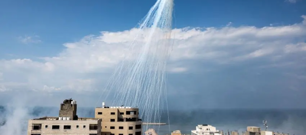 Imagen difundida por HRW en el que se ve el supuesto uso de fósforo blanco en Gaza