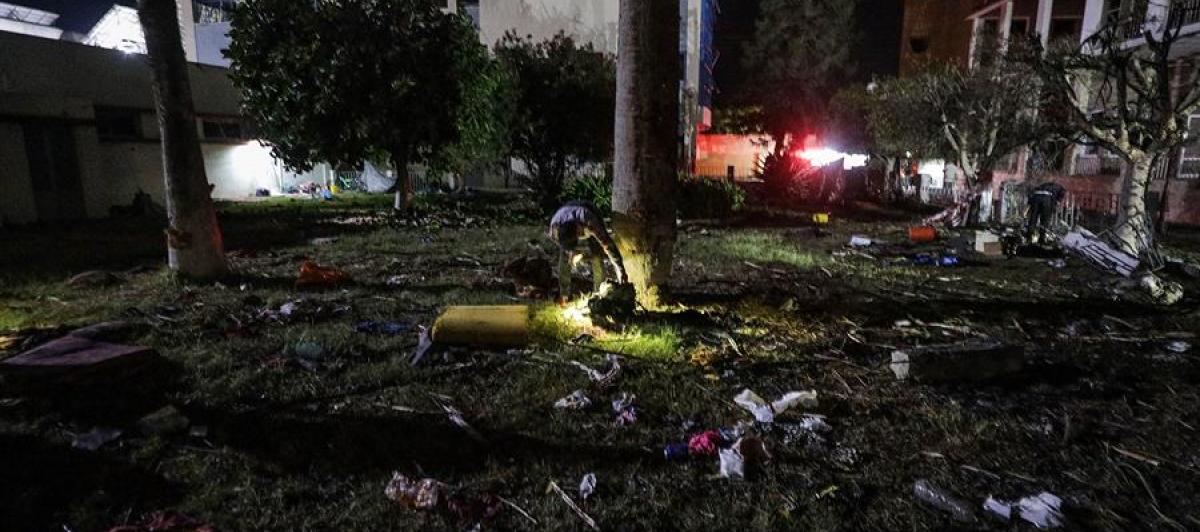 Búsqueda de supervivientes de noche tras el ataque contra el hospital Al Ahli de Gaza