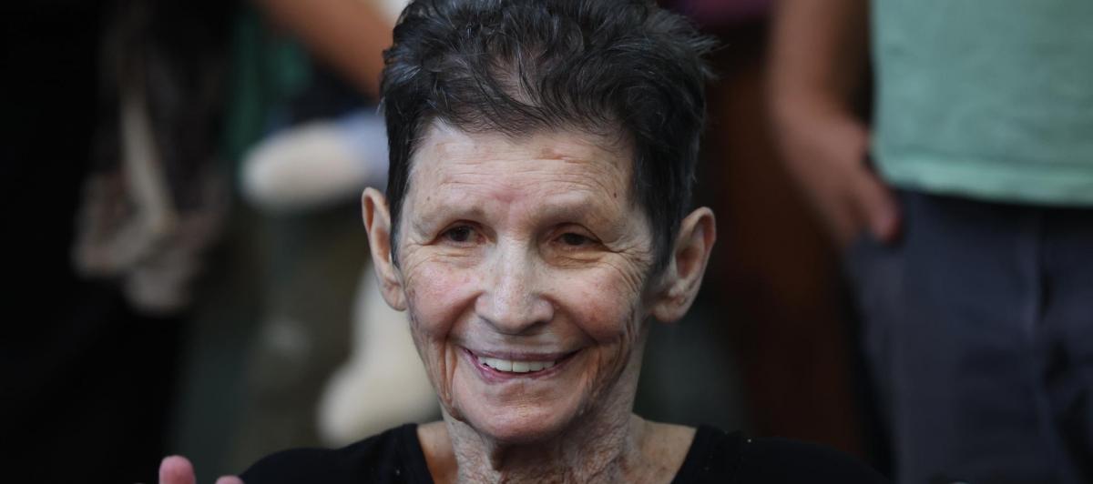 Yocheved Lifschitz, israelí de 85 años tomada como rehén por Hamás y posteriormente liberada.