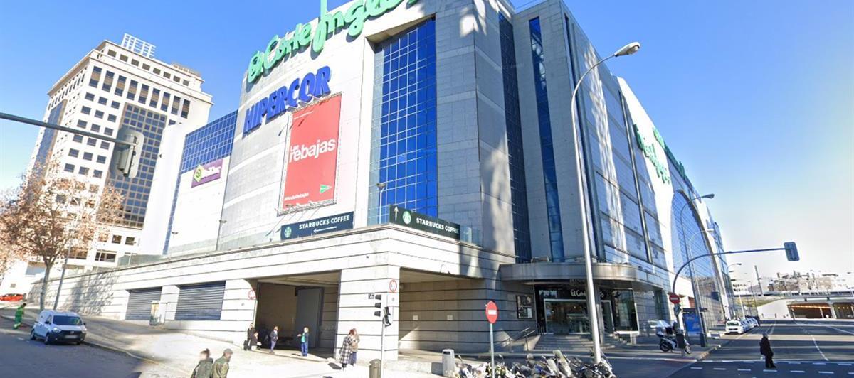 Fachada del centro comercial de Méndez Álvaro donde se levantarán dos rascacielos.