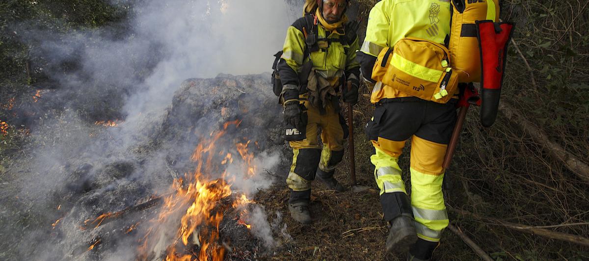 El incendio forestal iniciado el jueves en Montitxelvo (Valencia).