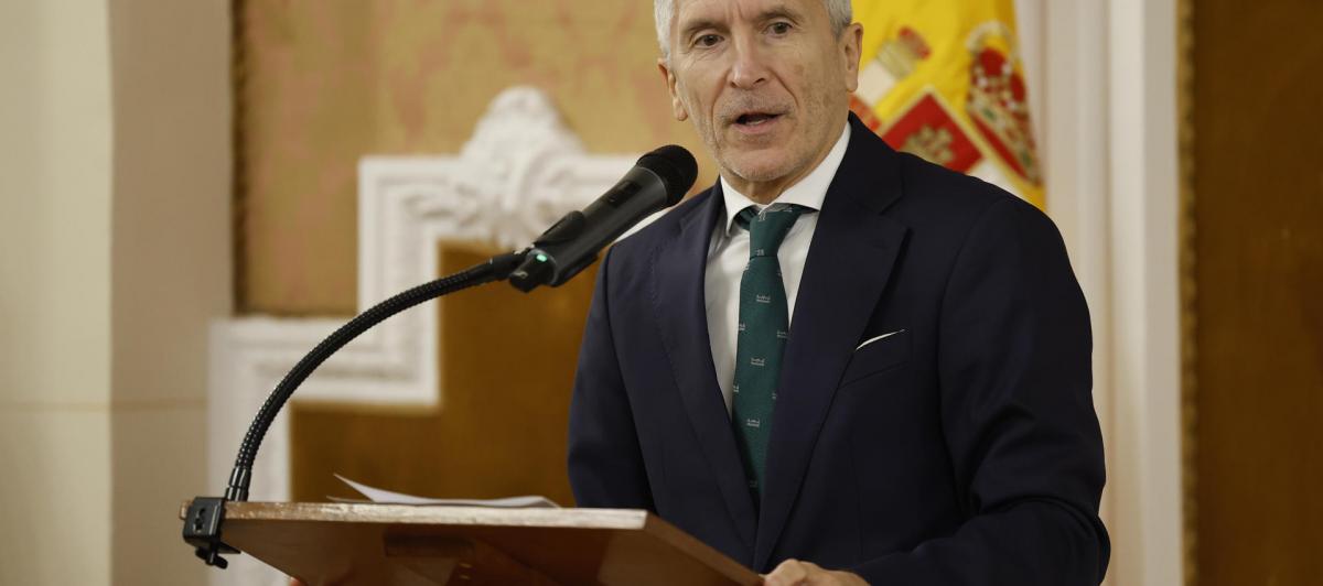 El ministro del Interior, Fernando Grande-Marlaska, interviene en el acto de presentación del calendario solidario de la Guardia Civil para 2024 este lunes en Madrid.