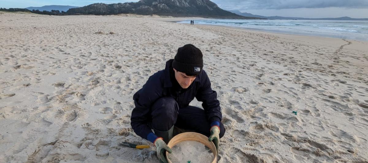 Luís do Río, recogiendo pellets en Area Maior.