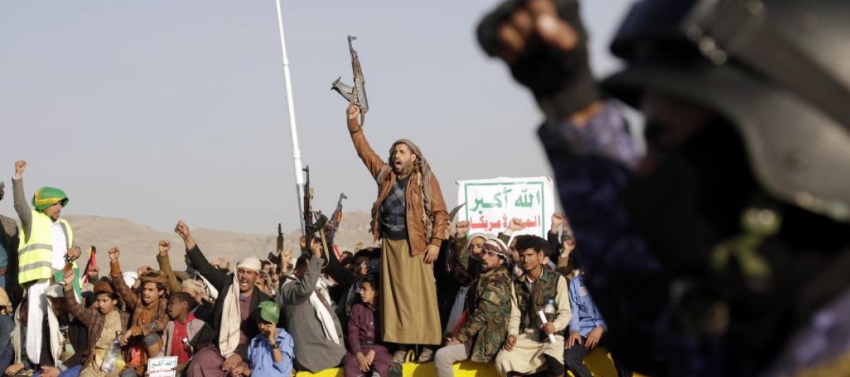 Hutíes se manifiestan contra EEUU y Reino Unido tras los bombardeos de estos contra posiciones de rebeldes en Yemen
