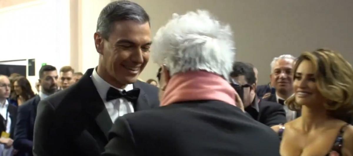 Pedro Sánchez con Pedro Almodóvar y Penélope Cruz