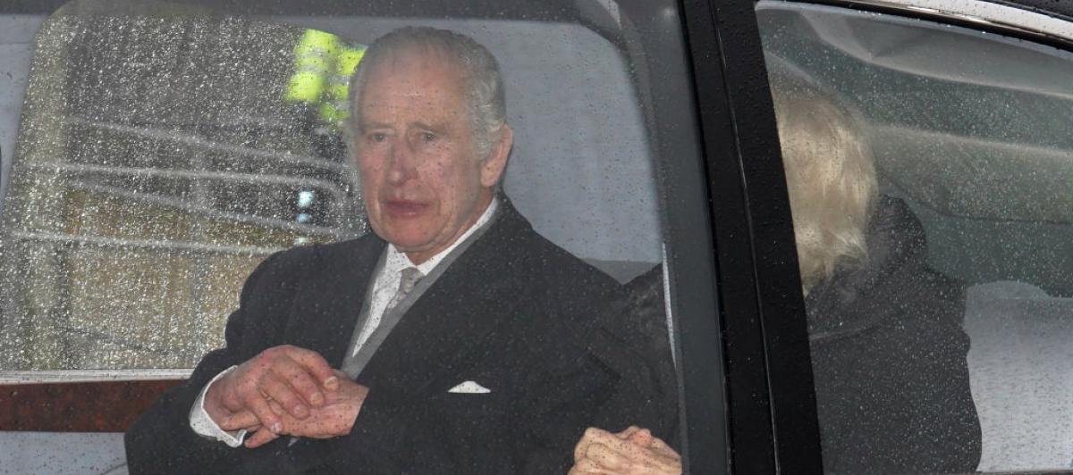 Carlos III, llegando a Clarence House el 13 de febrero de 2024.