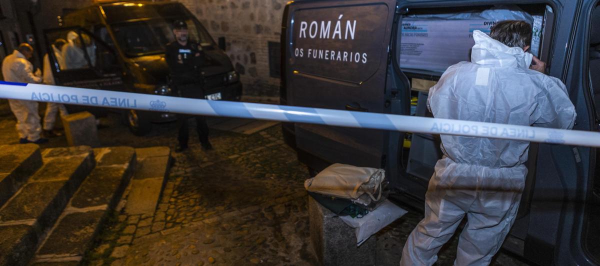 Los servicios forenses se han personado en la calle Santa Leocadia de Toledo.