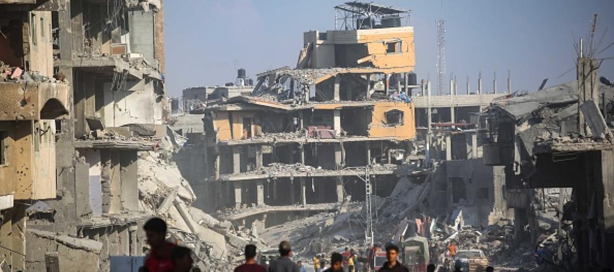 Imagen de archivo de edificios devastados en el enclave de Yan Younis, en la Franja de Gaza.