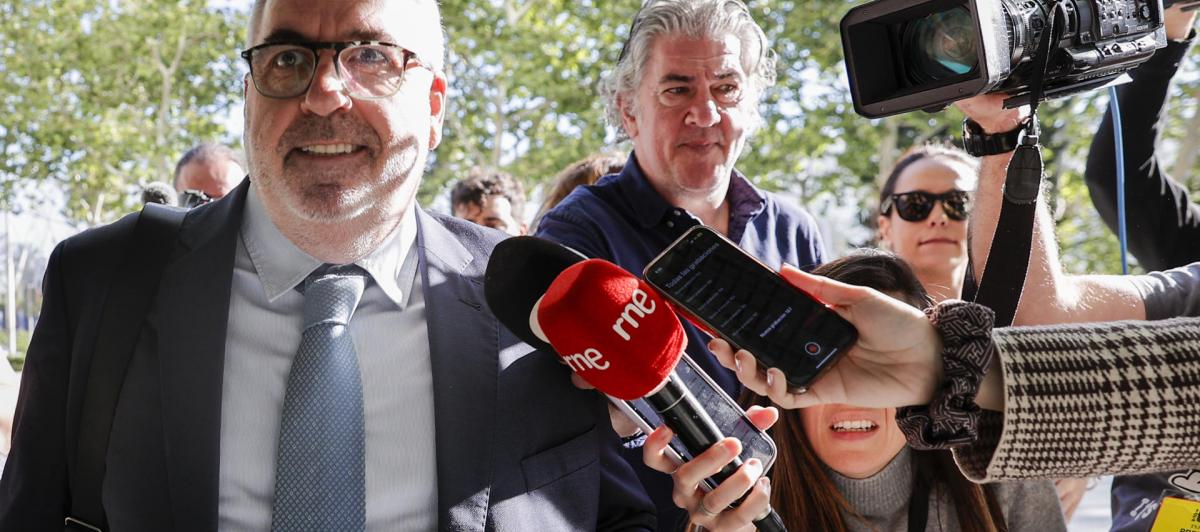 El empresario valenciano Vicente Cotino, sobrino del que fue director general de la Policía y presidente de Les Corts Valencianes, Juan Cotino (ya fallecido), a su llegada a la quinta sesión del juicio por el 'caso Erial'.