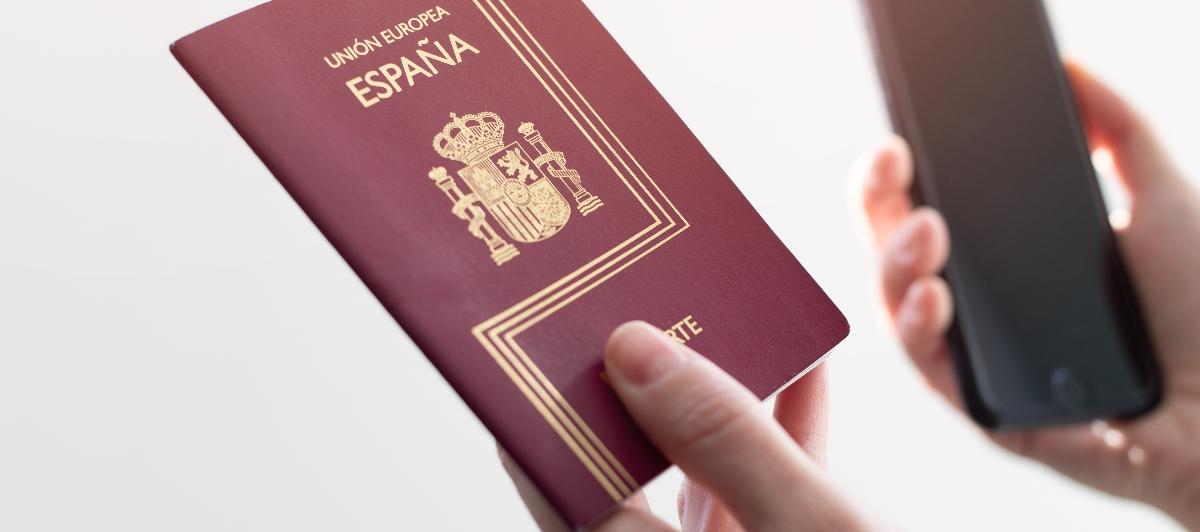Un pasaporte español