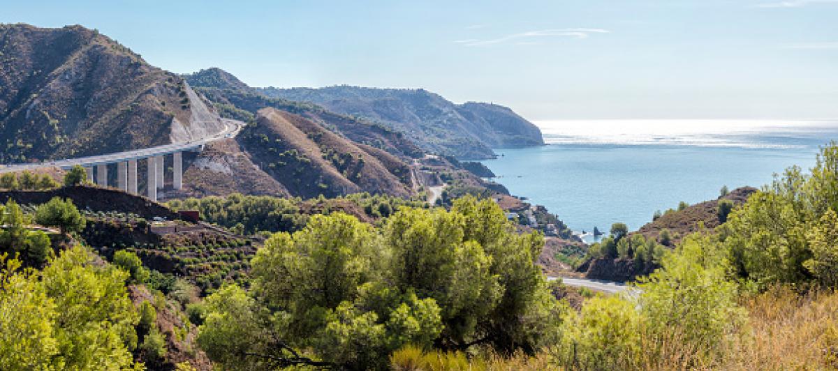 Autopista A7 a su paso por los acantilados de Maro - Cerro Gordo (Málaga, Andalucía).