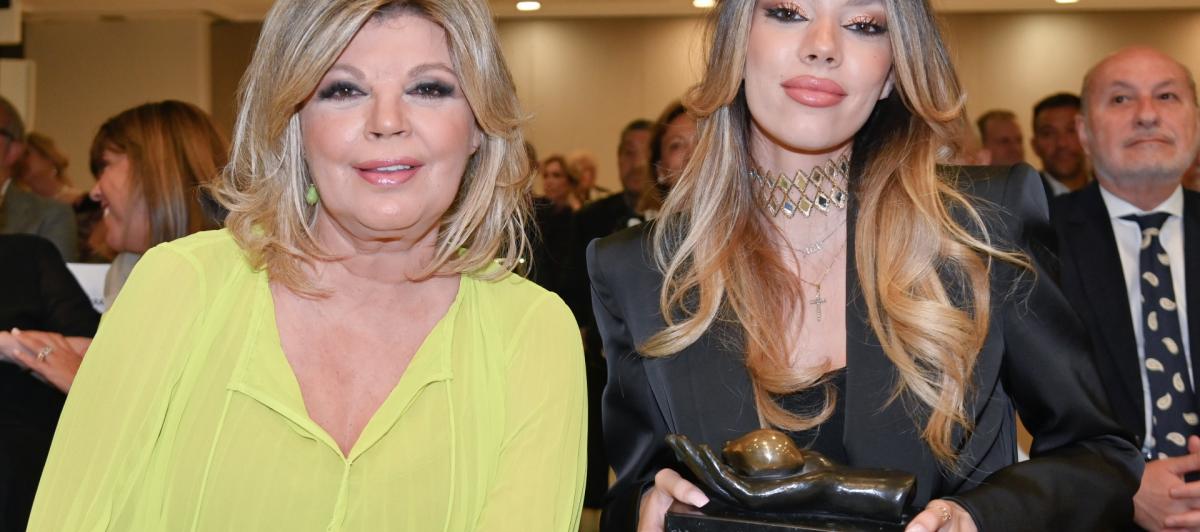 Terelu Campos y Alejandra Rubio en los Premios Naranja y Limón.