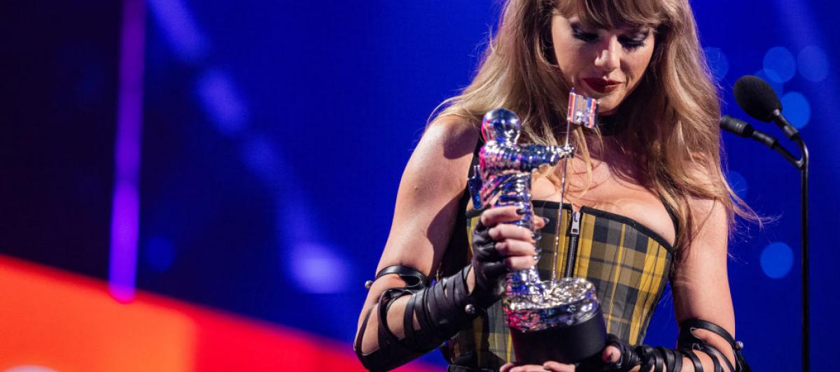 Taylor Swift recoge uno de los MTV Music Awards 2024