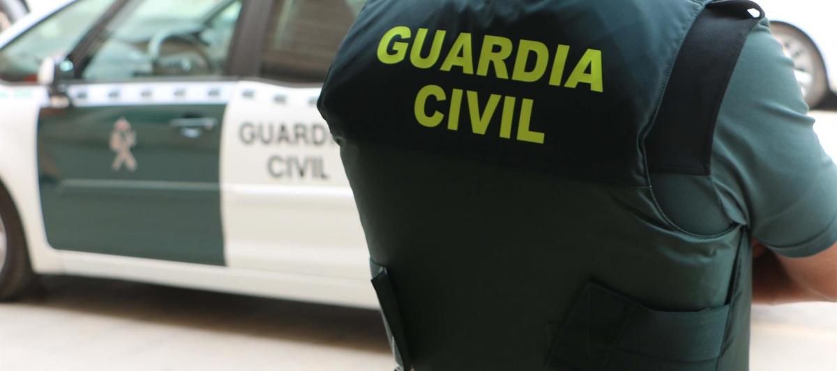 Un agente de la Guardia Civil