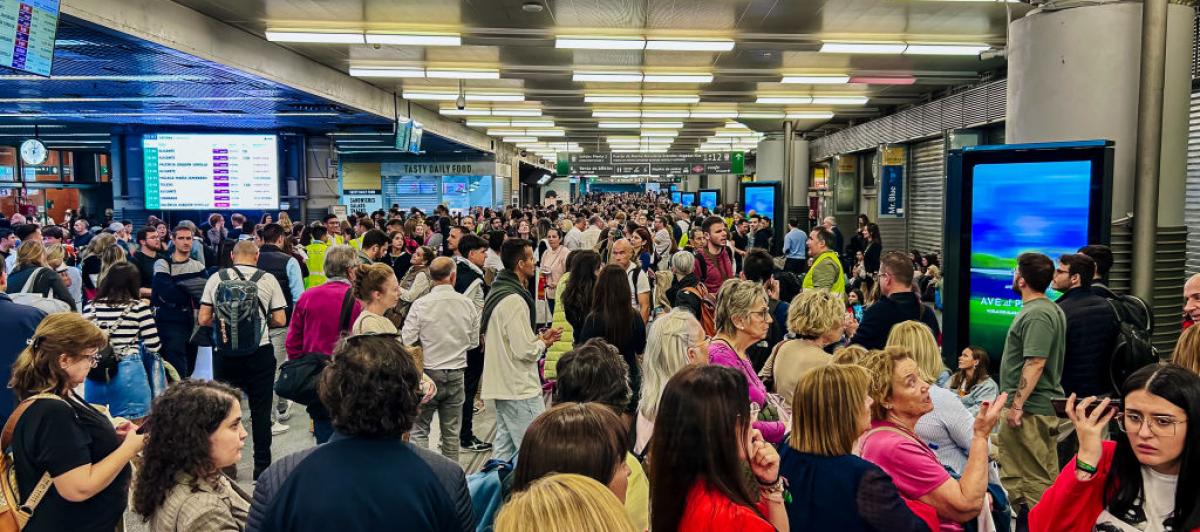 Cientos de pasajeros afectados por las incidencias registradas este fin de semana en Atocha.