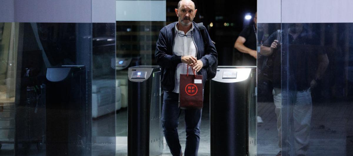 Rafael Louzán, a la salida de la RFEF tras una reunión