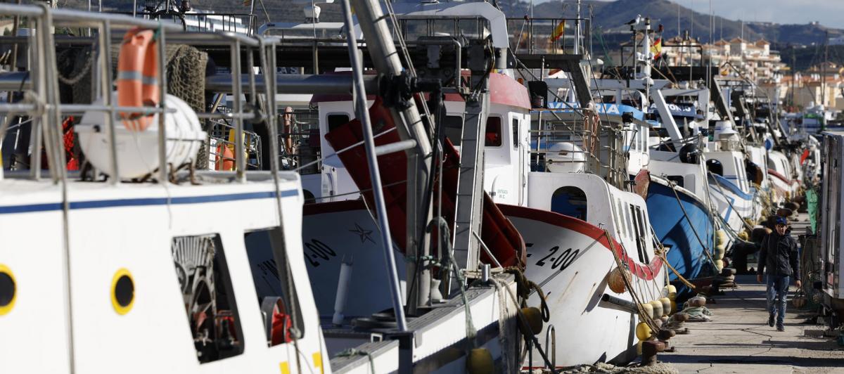 Pescadores del Mediterráneo amarran sus barcos en protesta contra la propuesta de la CE.