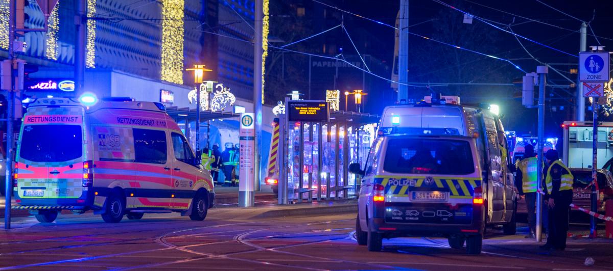 Vehículos de emergencias tras el atropello múltiple de Magdeburgo, Alemania.