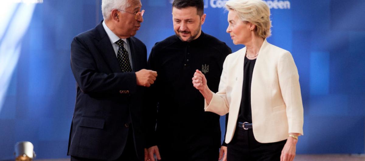 António Costa y Ursula von der Leyen arropan a Volodimir Zelenski en la previa del Consejo Europeo