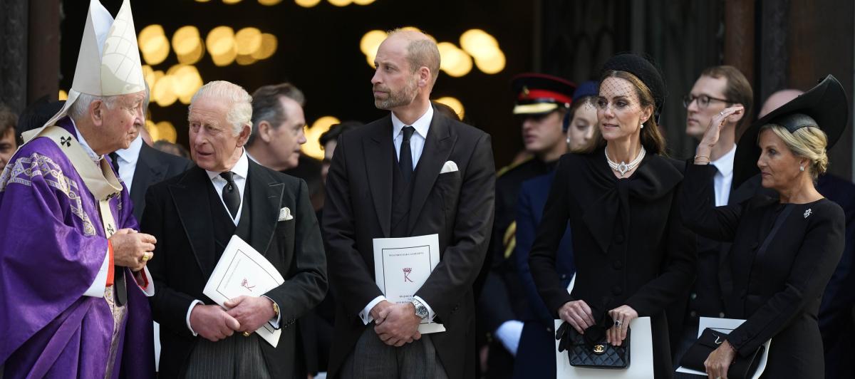 Carlos III, el príncipe Guillermo, Kate Middleton y Sophie de Edimburgo en el funeral de la duquesa de Kent