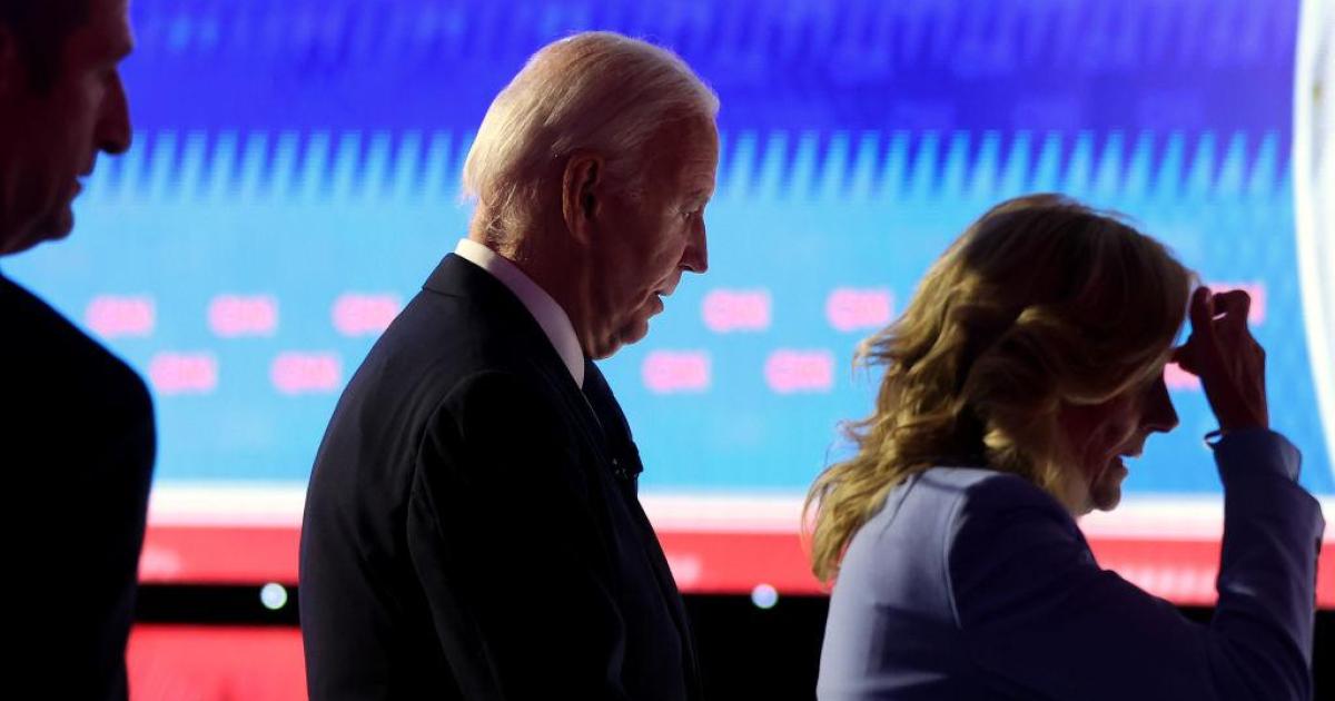 Joe Biden y su esposa Jill abandonan el plató de la CNN