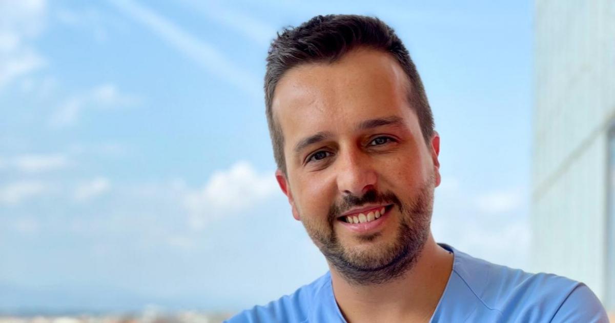 El divulgador Héctor Castiñeira, más conocido como Enfermera Saturada.
,