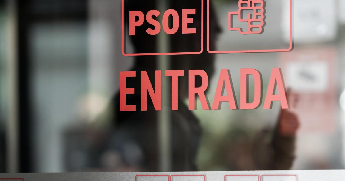 Imagen de archivo de la entrada de la sede del PSOE en la calle Ferraz (Madrid).