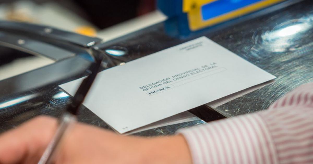 Sobre del voto por correo.
