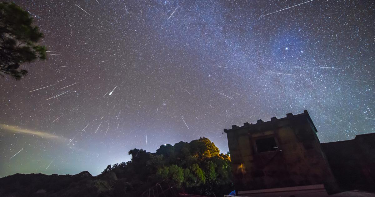 Imagen de archivo de una lluvia de estrellas.