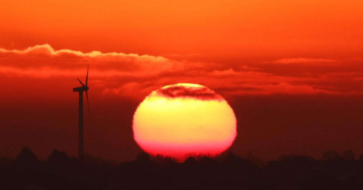 Imagen de archivo de un amanecer.