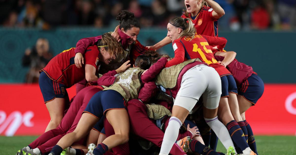 Las jugadoras celebran su clasificación para la final del Mundial tras ganar a Suecia.