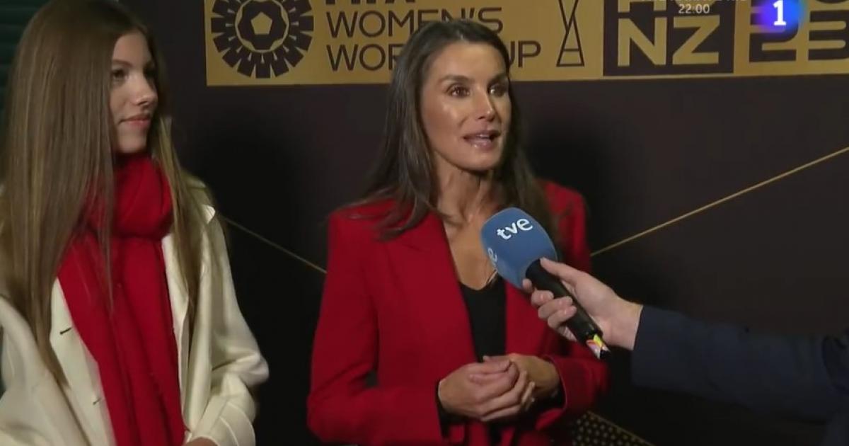 La reina Letizia y la infanta Sofía en 'TVE'.