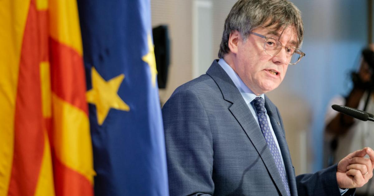 El expresident de la Generalitat Carles Puigdemont, en la rueda de prensa en las que fijó las condiciones de Junts para una investidura.