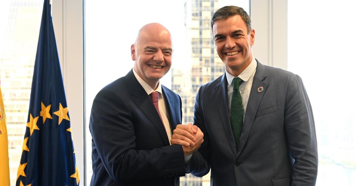 Pedro Sánchez y Gianni Infantino en la imagen compartida en 'X', antes Twitter.