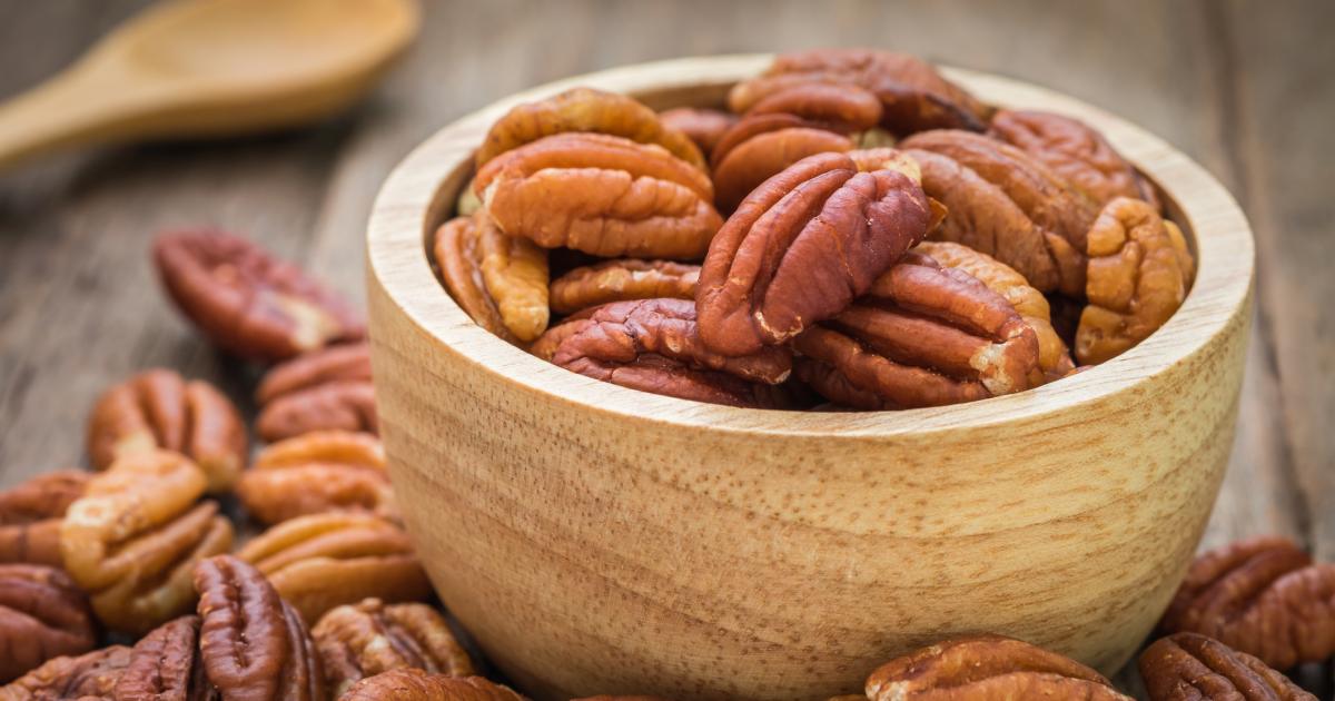 Un bol de nueces pecanas.